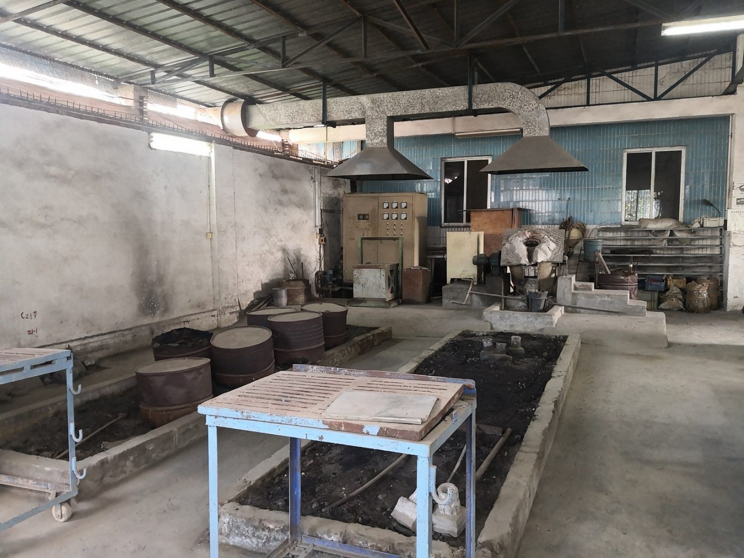 Steel casting workshop